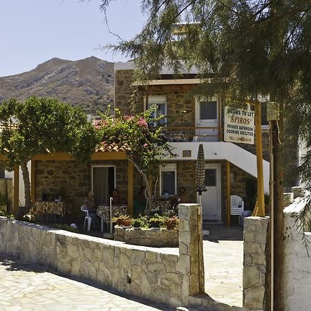 Spiros Apartments Livadia  Exterior foto