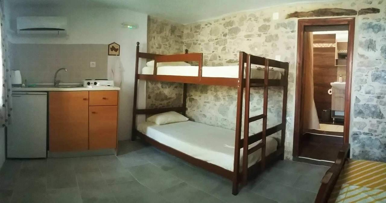 Spiros Apartments Livadia  Exterior foto